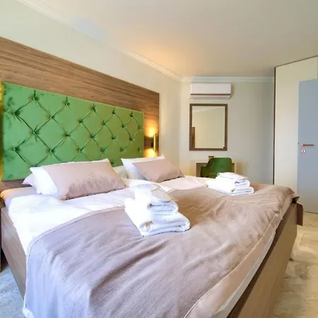 Piano Villa Pinezići