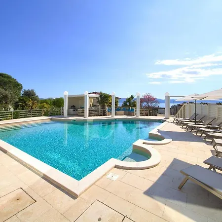 Piano Villa *