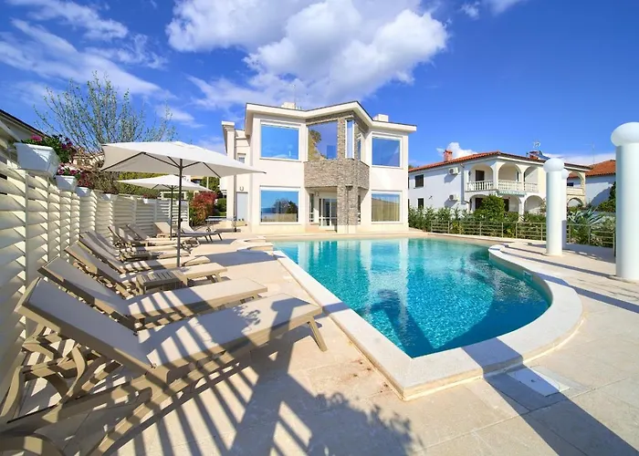 Piano Villa Pinezići