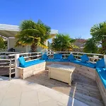 Piano Villa *