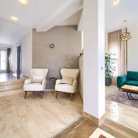 Piano Villa Pinezici (Krk)